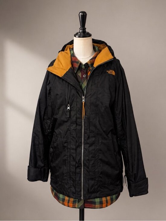The North Face Jackets & Blazers - The North Face HyVent Women’s Rain Jacket Black Hooded Coat Size M + Shirt